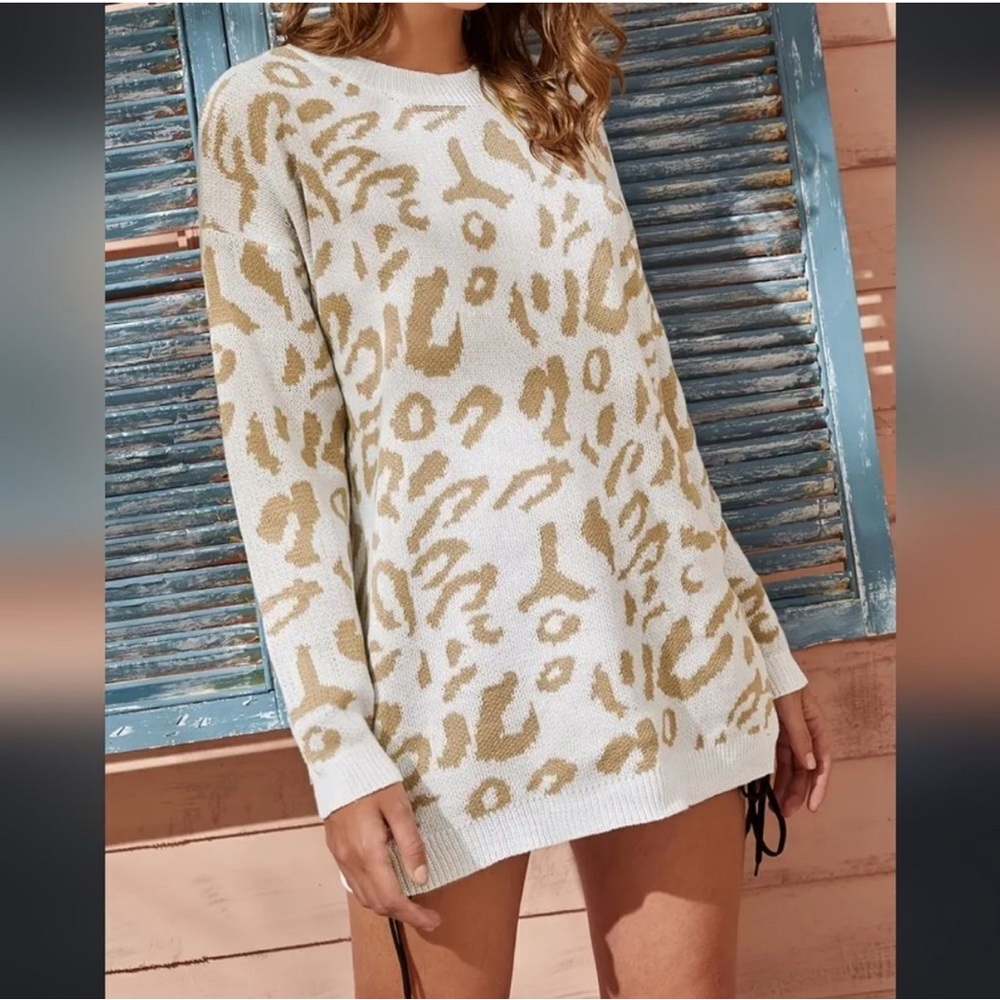 Oversized leopard crew neck sweater
